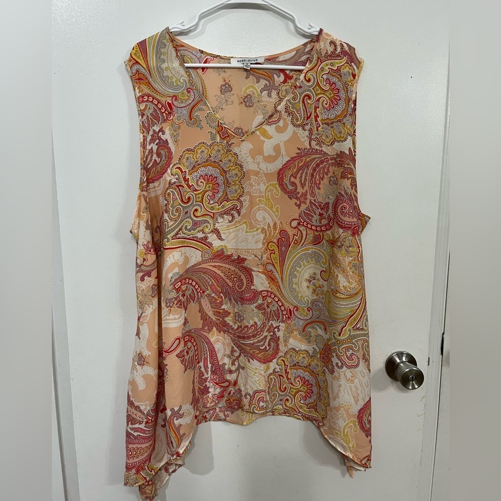 Rose & Olive Peach Paisley Sleeveless V-Neck Blouse, size 3X